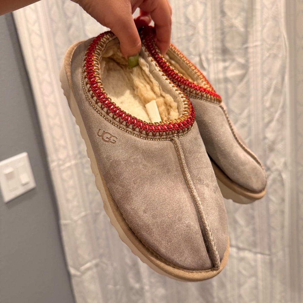 UGG Tasman II Slipper - Sand / Dark Cherry Womens Size 8